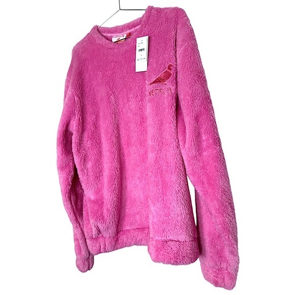 🅽🅴🆆 Staple Pigeon Netflix pink soft fluffy comfy pullover unisex sweater, M - Picture 1 of 17